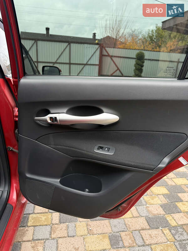 Хэтчбек Toyota Auris 2012 в Киеве