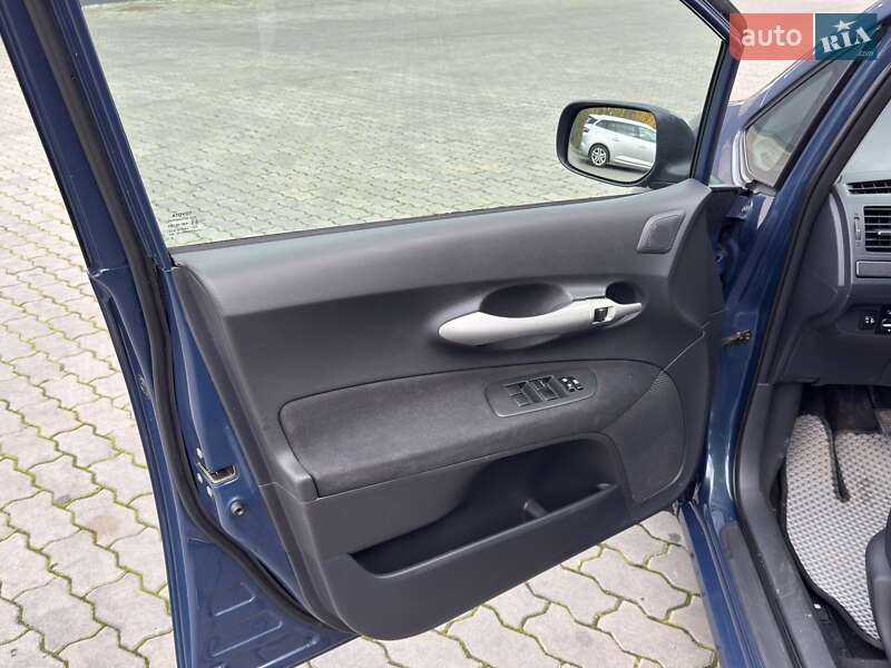 Хэтчбек Toyota Auris 2008 в Стрые фото 27 Хэтчбек Toyota Auris 2008 в Стрые