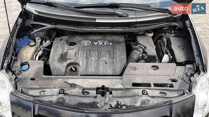 Хэтчбек Toyota Auris 2008 в Хмельницком