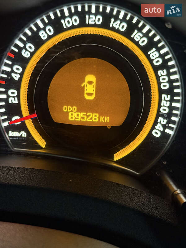 Хэтчбек Toyota Auris 2012 в Киеве