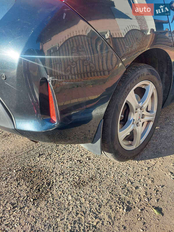 Хетчбек Toyota Auris 2013 в Стрию