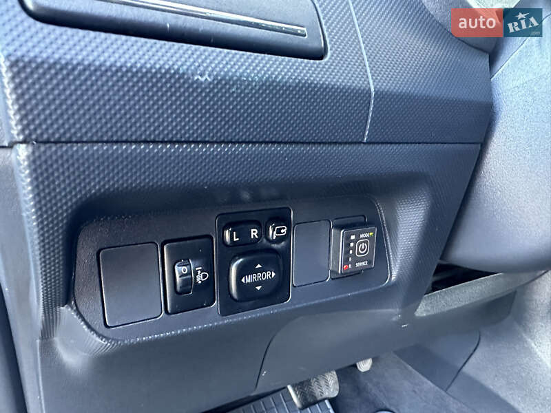 Хэтчбек Toyota Auris 2012 в Виннице фото 28 Хэтчбек Toyota Auris 2012 в Виннице