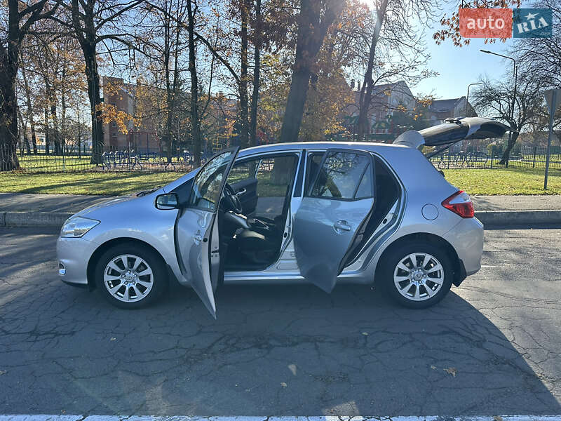 Хэтчбек Toyota Auris 2012 в Виннице фото 44 Хэтчбек Toyota Auris 2012 в Виннице
