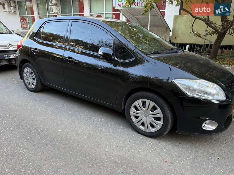 Хэтчбек Toyota Auris 2011 в Одессе