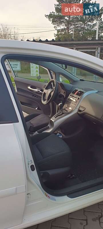 Хэтчбек Toyota Auris 2010 в Вышгороде фото 17 Хэтчбек Toyota Auris 2010 в Вышгороде