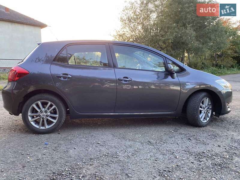 Хэтчбек Toyota Auris 2009 в Стрые