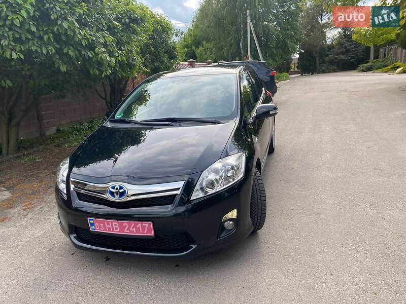 Хэтчбек Toyota Auris 2011 в Ровно