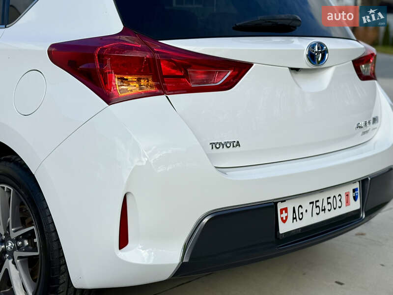 Хэтчбек Toyota Auris 2014 в Луцке