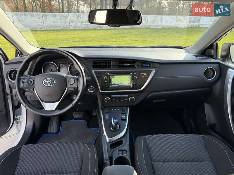 Хэтчбек Toyota Auris 2014 в Луцке