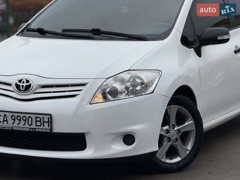 Хэтчбек Toyota Auris 2011 в Бердичеве