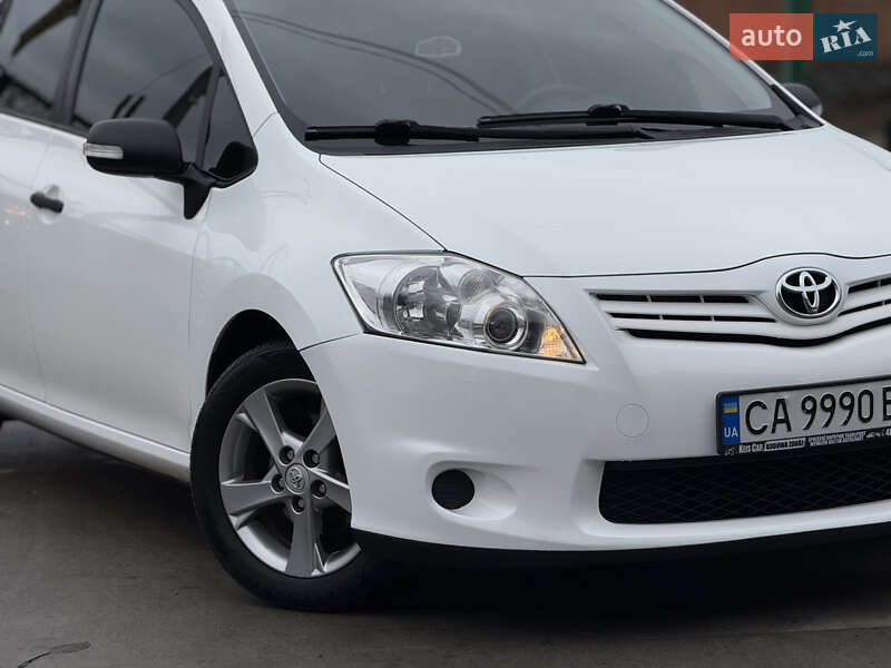 Хэтчбек Toyota Auris 2011 в Бердичеве