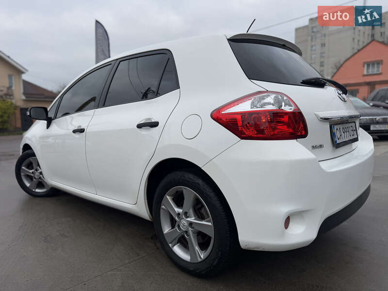Хэтчбек Toyota Auris 2011 в Бердичеве