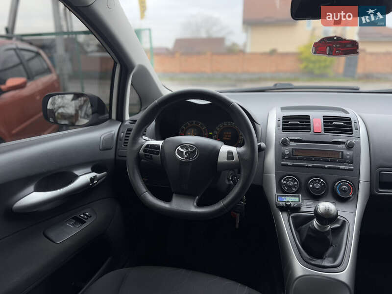 Хэтчбек Toyota Auris 2011 в Бердичеве