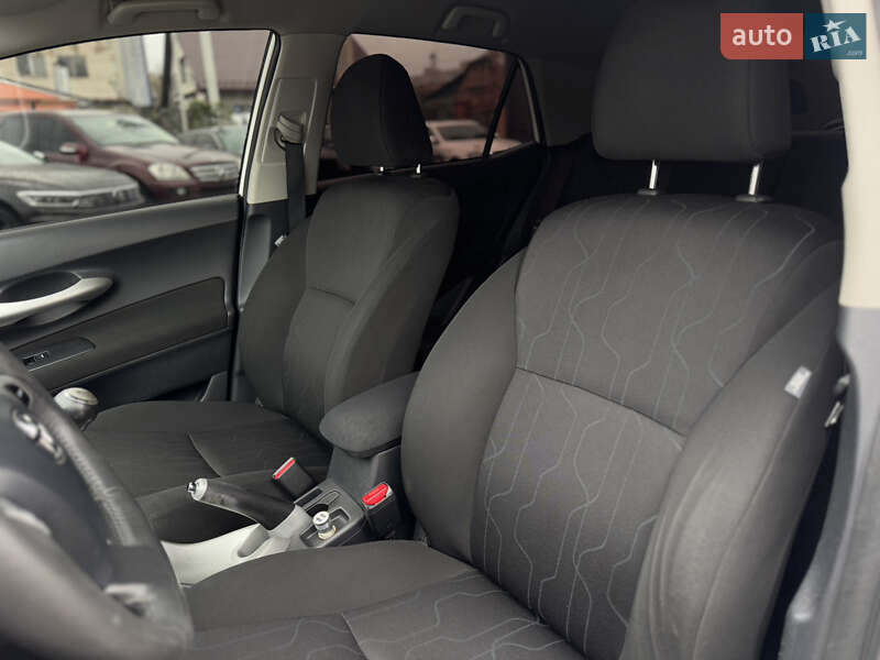 Хэтчбек Toyota Auris 2011 в Бердичеве