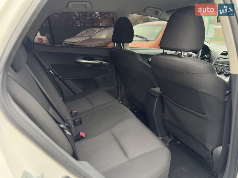 Хэтчбек Toyota Auris 2011 в Бердичеве