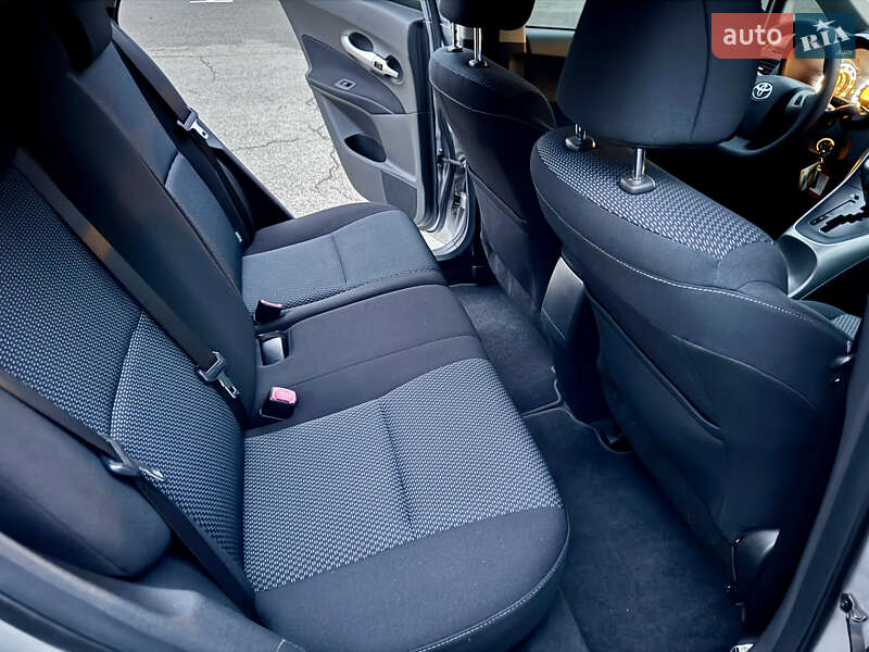 Хэтчбек Toyota Auris 2010 в Киеве фото 28 Хэтчбек Toyota Auris 2010 в Киеве
