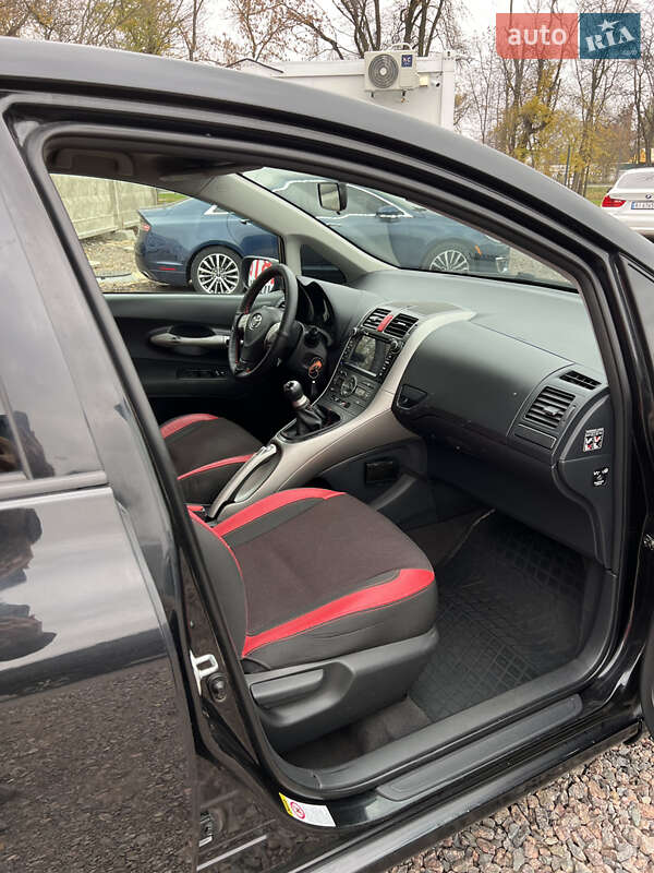 Хэтчбек Toyota Auris 2008 в Черкассах