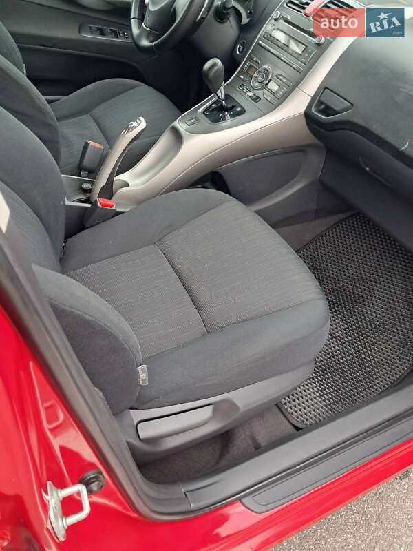 Хэтчбек Toyota Auris 2011 в Киеве