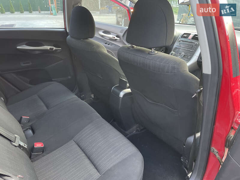 Хэтчбек Toyota Auris 2007 в Киеве