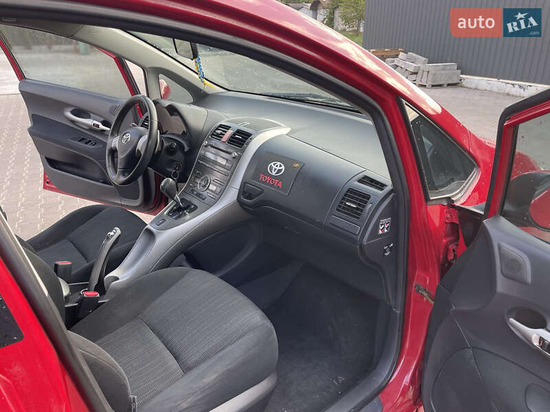 Хэтчбек Toyota Auris 2007 в Киеве