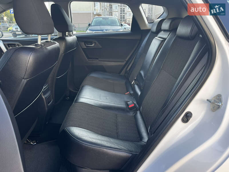 Хэтчбек Toyota Auris 2013 в Луцке фото 34 Хэтчбек Toyota Auris 2013 в Луцке