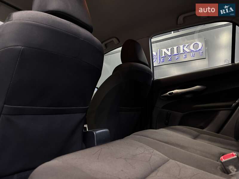 Хэтчбек Toyota Auris 2008 в Киеве фото 32 Хэтчбек Toyota Auris 2008 в Киеве