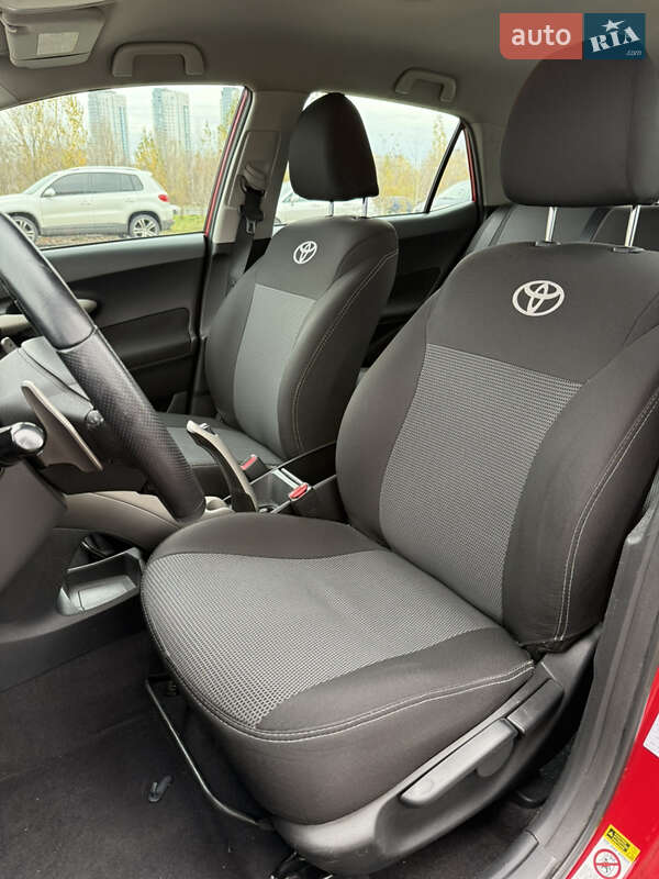 Хэтчбек Toyota Auris 2008 в Киеве