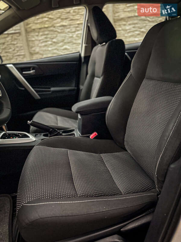 Хэтчбек Toyota Auris 2013 в Киеве