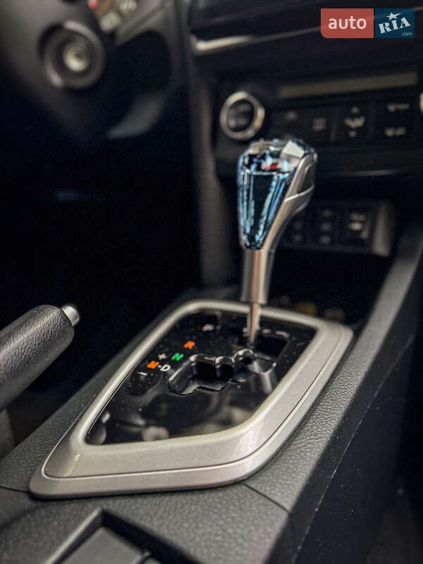 Хэтчбек Toyota Auris 2013 в Киеве