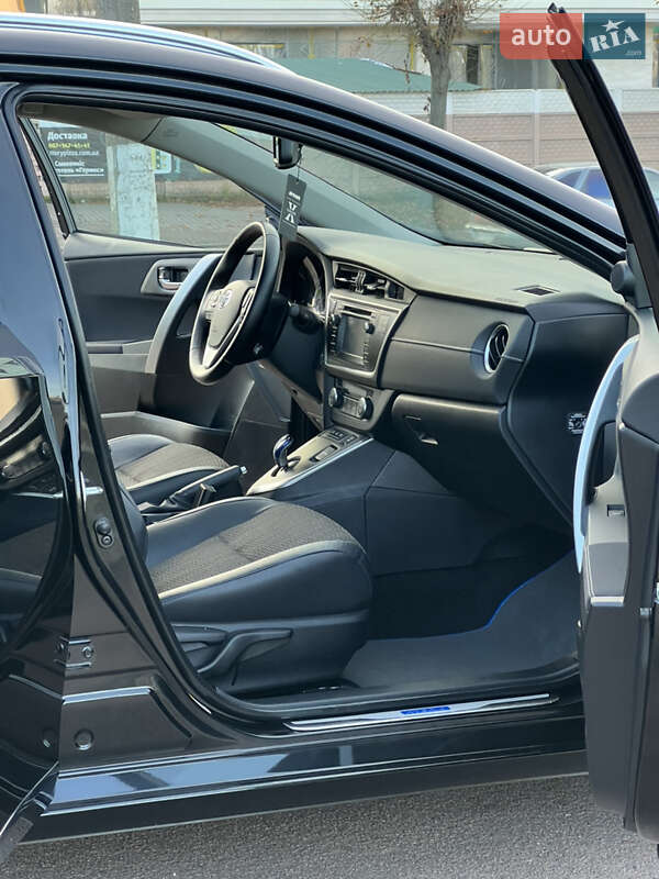 Универсал Toyota Auris 2014 в Житомире фото 31 Универсал Toyota Auris 2014 в Житомире