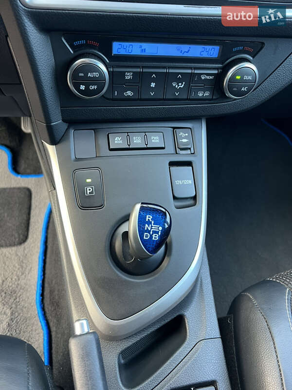 Универсал Toyota Auris 2014 в Житомире фото 45 Универсал Toyota Auris 2014 в Житомире