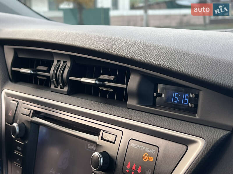 Универсал Toyota Auris 2014 в Житомире фото 52 Универсал Toyota Auris 2014 в Житомире