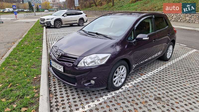 Хетчбек Toyota Auris 2010 в Києві фото 2 Хетчбек Toyota Auris 2010 в Києві