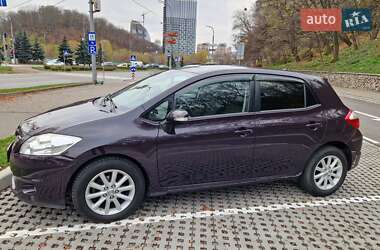Хэтчбек Toyota Auris 2010 в Киеве