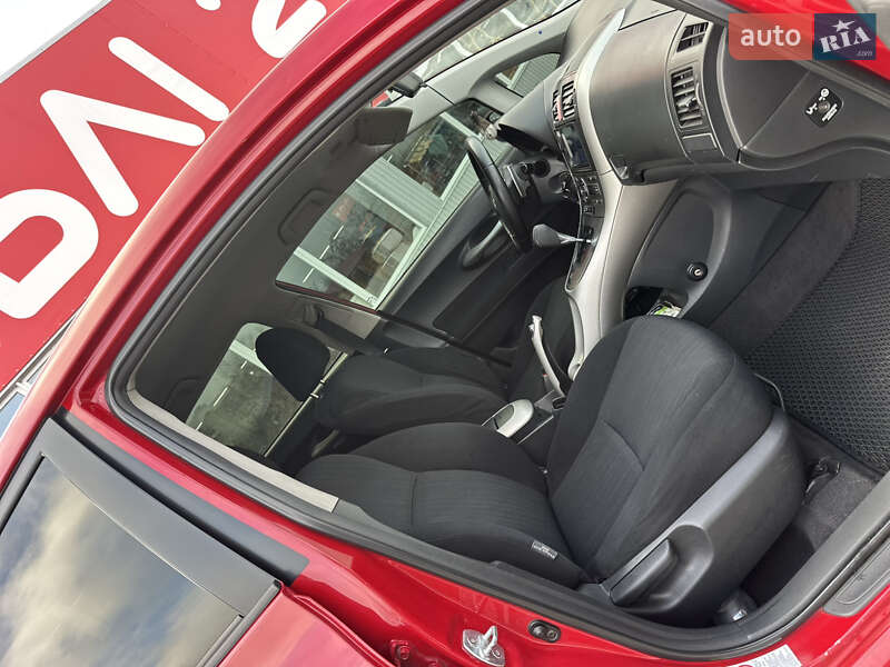 Хэтчбек Toyota Auris 2007 в Первомайске фото 12 Хэтчбек Toyota Auris 2007 в Первомайске