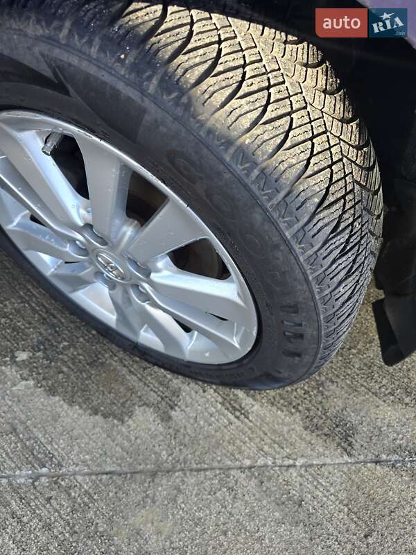 Хетчбек Toyota Auris 2007 в Великодолинському