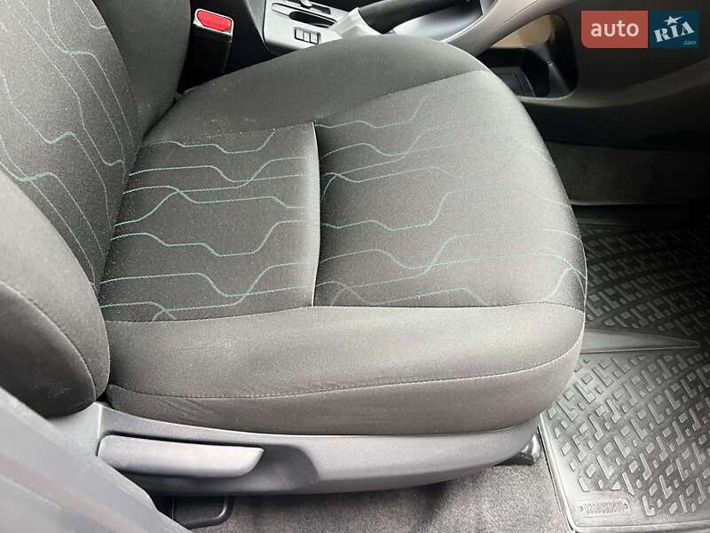Хэтчбек Toyota Auris 2011 в Киеве фото 21 Хэтчбек Toyota Auris 2011 в Киеве
