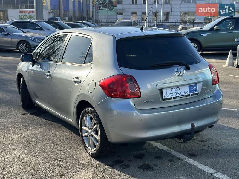 Хэтчбек Toyota Auris 2008 в Киеве