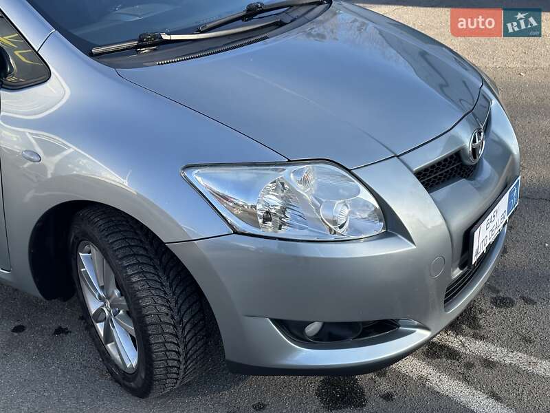 Хэтчбек Toyota Auris 2008 в Киеве