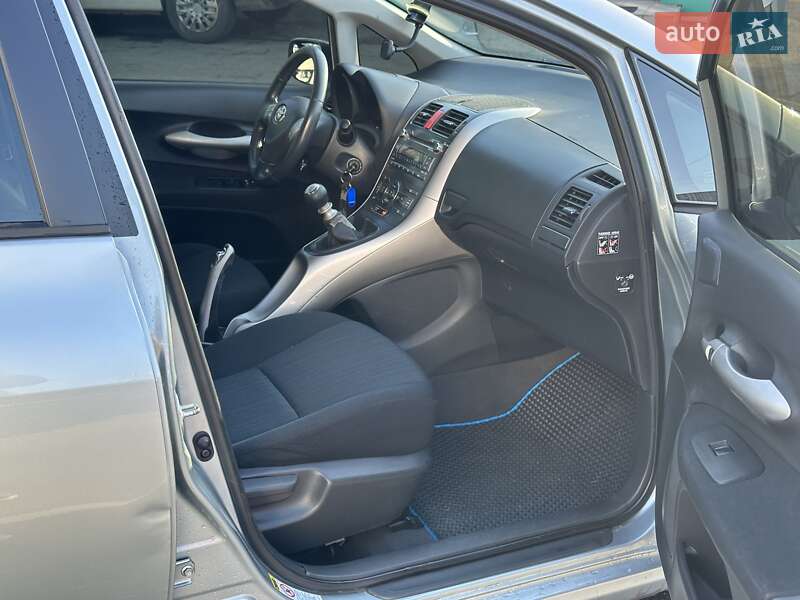 Хэтчбек Toyota Auris 2008 в Киеве