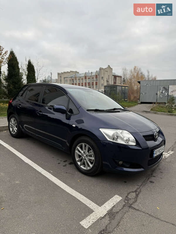 Хэтчбек Toyota Auris 2008 в Виннице