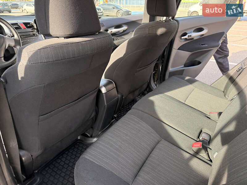 Хэтчбек Toyota Auris 2008 в Киеве