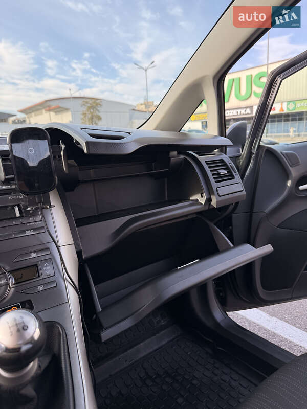 Хэтчбек Toyota Auris 2008 в Киеве