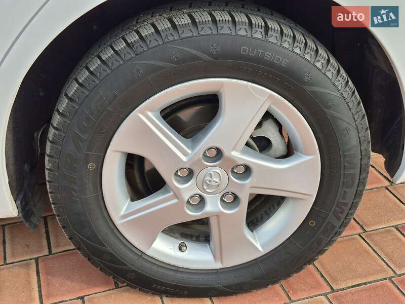 Хетчбек Toyota Auris 2011 в Одесі