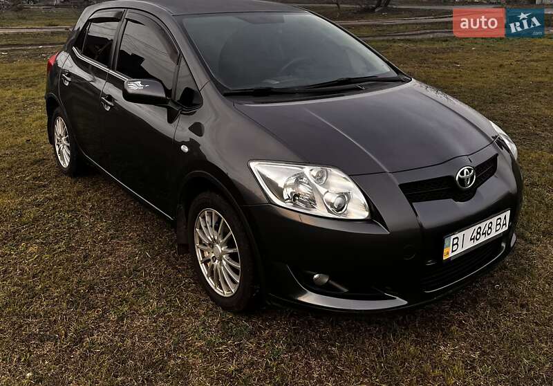 Хэтчбек Toyota Auris 2008 в Полтаве