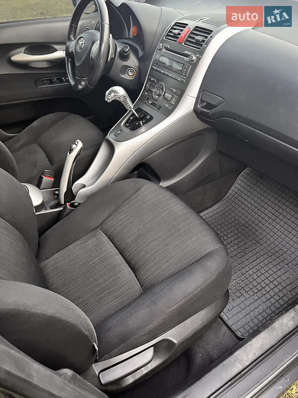 Хэтчбек Toyota Auris 2008 в Полтаве