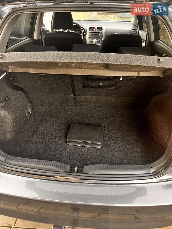 Хэтчбек Toyota Auris 2008 в Полтаве