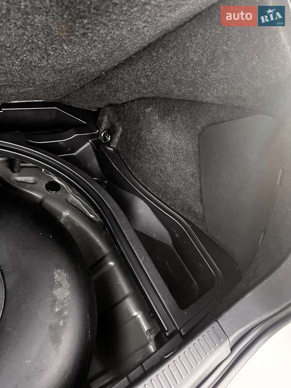 Хэтчбек Toyota Auris 2008 в Полтаве