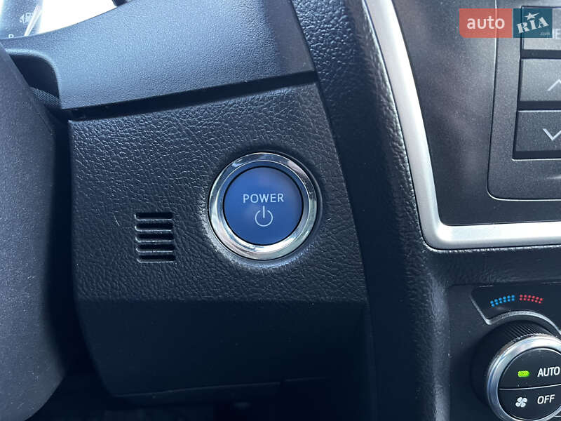 Хэтчбек Toyota Auris 2013 в Луцке фото 27 Хэтчбек Toyota Auris 2013 в Луцке