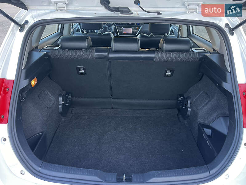 Хэтчбек Toyota Auris 2013 в Луцке фото 44 Хэтчбек Toyota Auris 2013 в Луцке